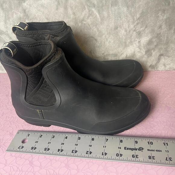 UGG Chevonne Rain Ankle Boots Womens Black Waterproof Rubber Pull On Cuban 7-8? - Picture 5 of 7